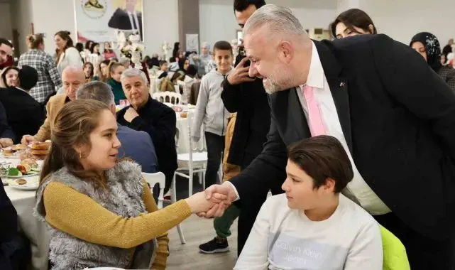 Menemen'de özel çocuklarla çok özel kutlama