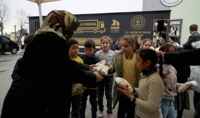 'Gezen Tır' projesi ile çocuklar sinema ile buluşuyor