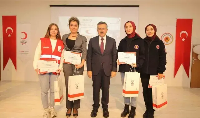Tokat'ta "Temel Kızılaycılık ve Temel Afet Farkındalık Eğitimleri" sona erdi