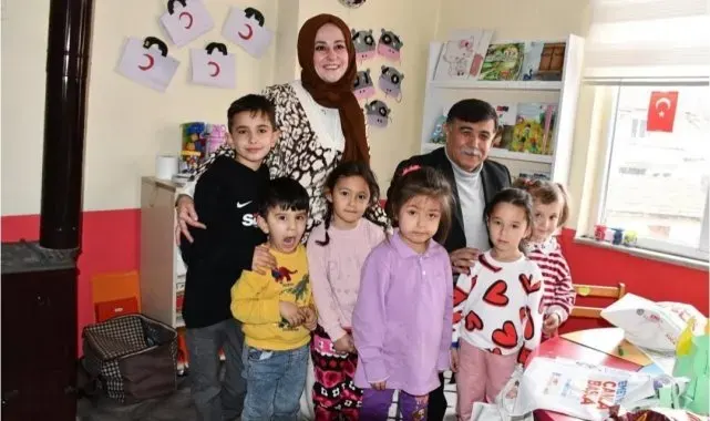 Başkan Mustafa Koca'dan minik öğrencilere destek