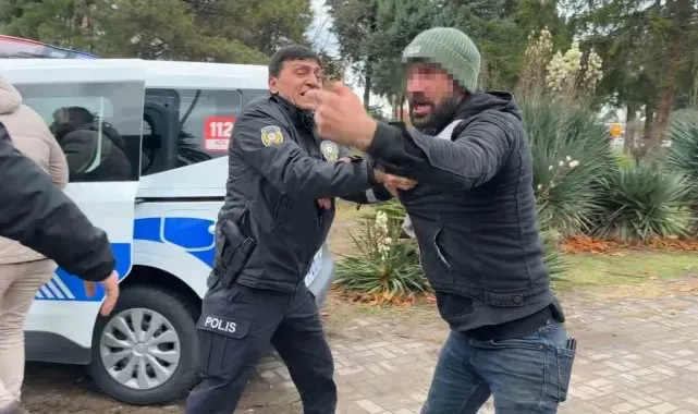 Parkta arkadaşını bıçakla ağır yaraladı, polise direndi