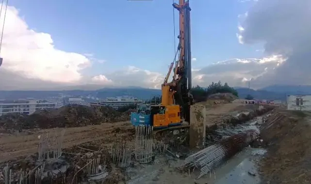 Yalova'da çöken hastane yolunun yapımına devam ediliyor
