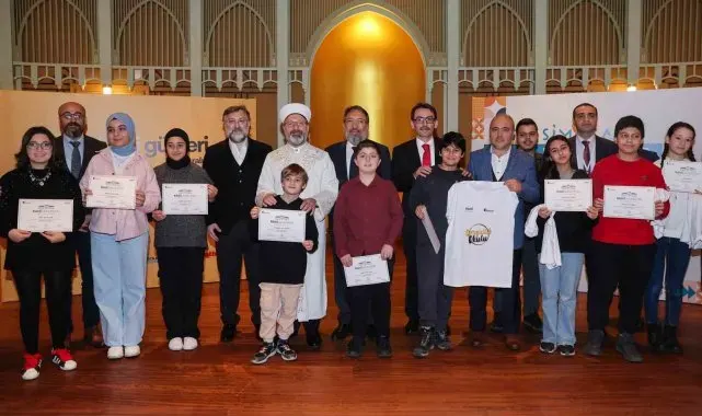 Taksim'de Diyanet İşleri Başkanı Erbaş '15. Dergi Günleri'nin açılışına katıldı