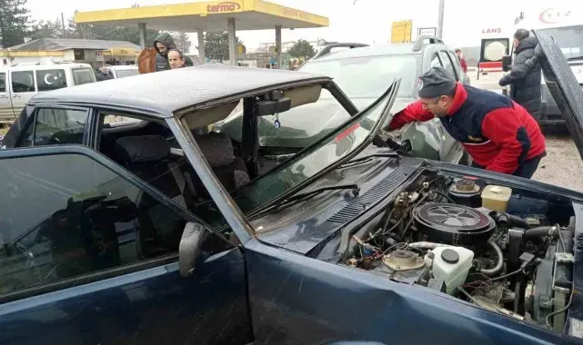 Tiyatro gösterisi için Kastamonu'ya gelen ekip kaza geçirdi: 1'i ağır 4 yaralı