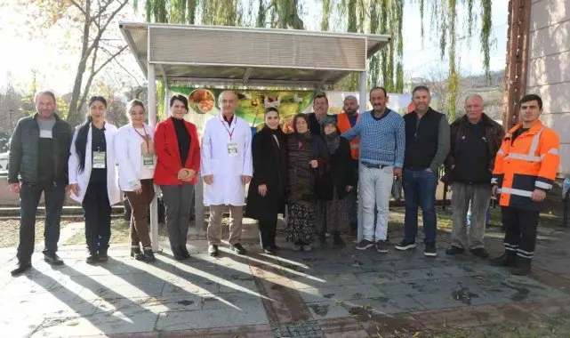 Atakum'dan kümes hayvanlarına aşı uygulaması