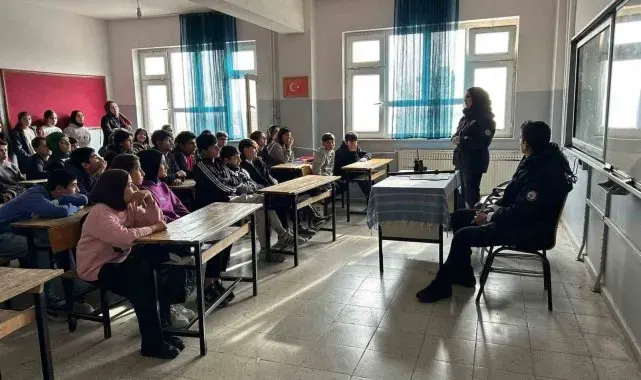 Batman'da polislik mesleği hakkında bilinçlendirme toplantısı gerçekleştirildi