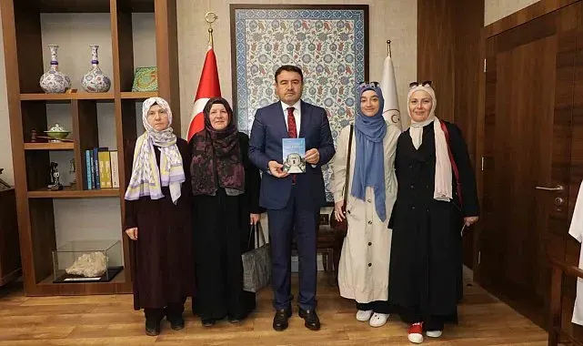 "Evliyalar Şehri Kütahya" kitabı Vali Musa Işın'a takdim edildi