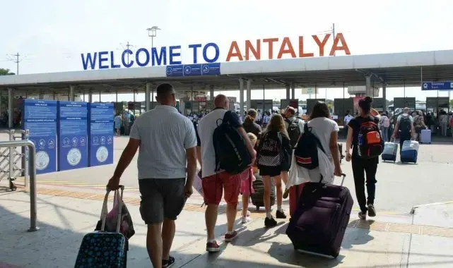 Antalya'ya son 10 yılın ziyaret rekoru Rusya ve Almanya'dan
