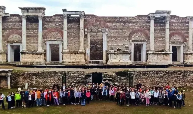 Aydın'da ilkokul öğrencileri, Sosyal Bilgiler dersini tarihle buluşturdu
