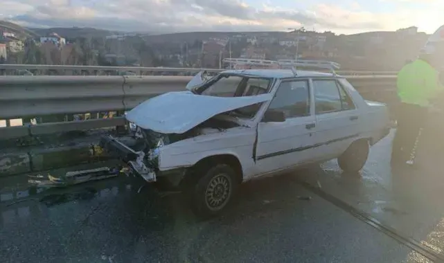 Ankara'da iki ayrı trafik kazasında 4 kişi yaralandı