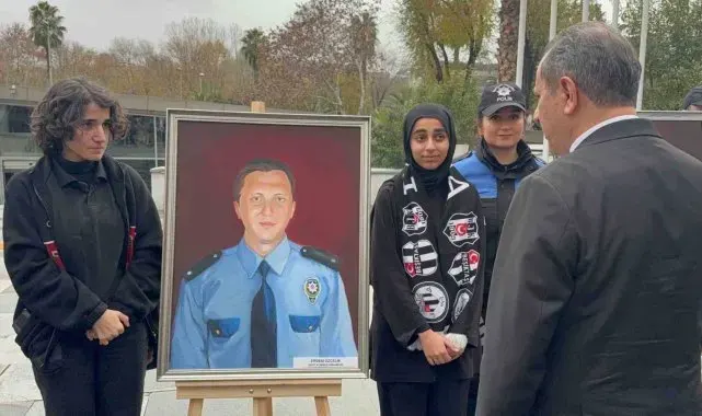 Güzel sanatlar lisesi öğrencilerinden Beşiktaş'taki şehit polislere vefa