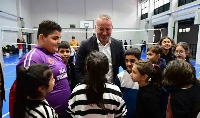 Karacabey'de okullara spor desteği devam ediyor