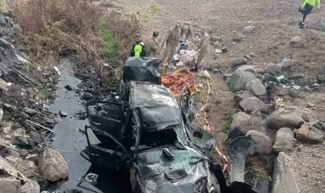 Şırnak'ta otomobil atık su kanalına düştü: 1 ölü, 7 yaralı