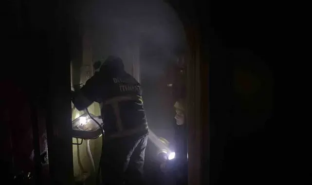 Diyarbakır'da banyoda yakılan soba ev yangına neden oldu