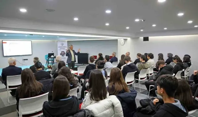 Talas'ın yazar okulu seminerlerinde bu hafta Ahmet Sıvacı konuk olacak