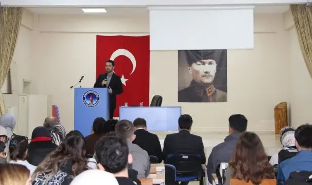 Kütahya'da "Yeni medyada ifade özgürlüğü" konulu konferans