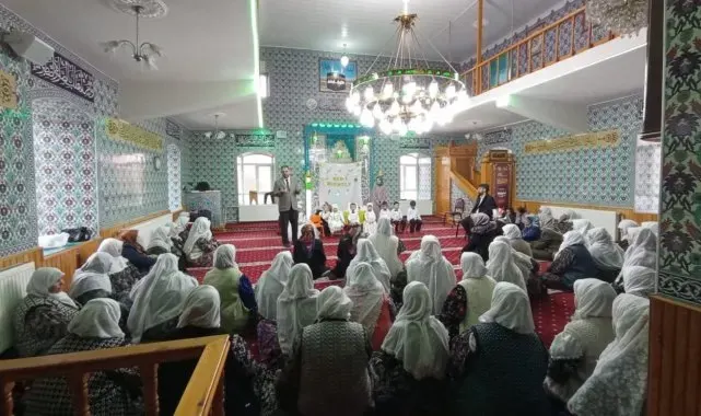 Kütahya'nın İnköy Mahallesi'ndeki '4-6 Yaş Kur'an Kursu'nda Bed-i Besmele' programı