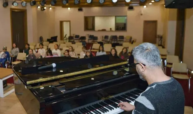 Konyaaltı'nda geleceğin sanatçıları yetişiyor