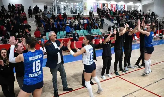 Bozüyük Belediyesi Eğitim ve Spor Kulübü Kadın Voleybol Takımı'na tebrik