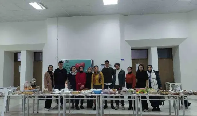 Hemşirelik bölümü öğrencilerinden köy okullarına destek