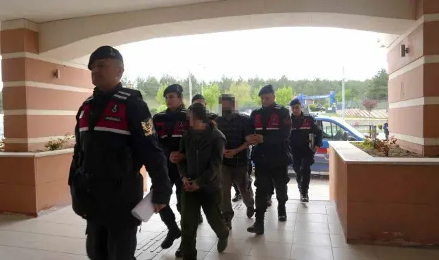 Evlerini kenevir serasına çevirdiler, kendilerini 'hastalığıma iyi geliyordu' diyerek savundular