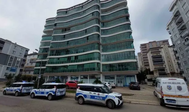 Samsun'da 16 yaşındaki çocuk babasını uyurken tabancayla kafasından vurdu