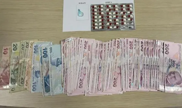 Antalya'da 2 şüphelinin üzerinde uyuşturucu madde ele geçirildi