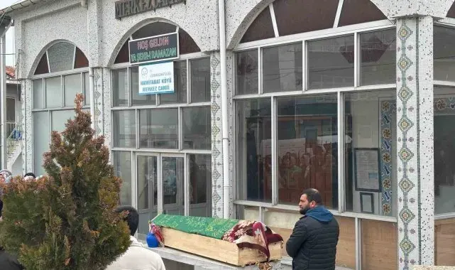 Lüleburgaz'da eski eşi tarafından öldürülen kadının cenazesi toprağa verildi