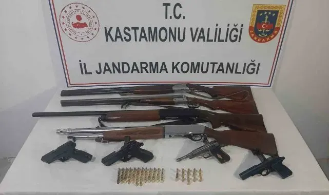Kastamonu'da yasadışı yollarla temin edilen çok sayıda silah ele geçirildi