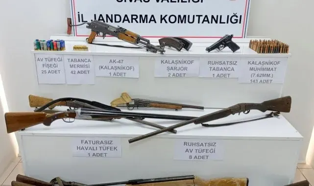 Sivas'ta baskın yapılan evden cephanelik çıktı