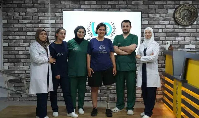 Depremzede Evrim'in sessiz dünyasında protez sevinci