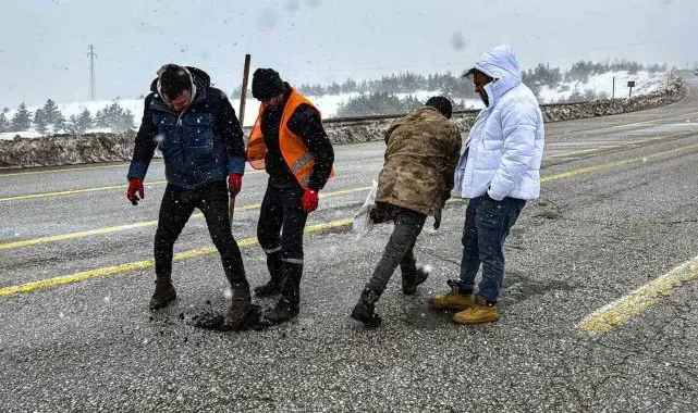 Çamlıbel Geçidi'nde zorlu kış mesaisi