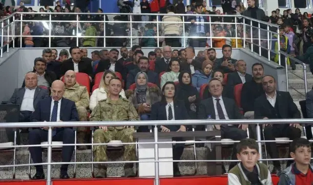 Engelli öğrenci bando ekibine şeflik yaptı