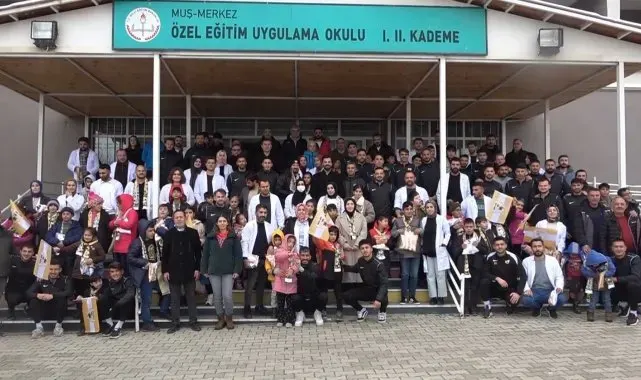 Muşspor Kulübü galibiyetini özel çocuklarla kutladı