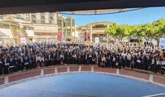 Öğrenciler, MUN Konferansında 'Daha İyi Bir Dünya' için buluştu