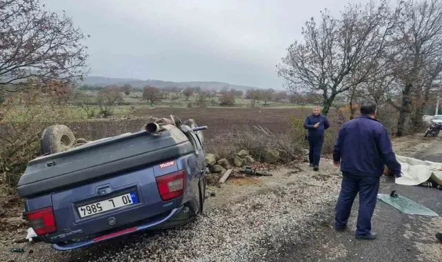 Balıkesir'de trafik kazasında araç ters döndü: 1 ölü, 2 yaralı