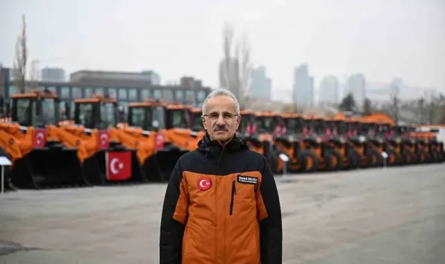 Bakan Uraloğlu: "Toplam 628 adet makine ve ekipmanını karayollarına kazandırdık"