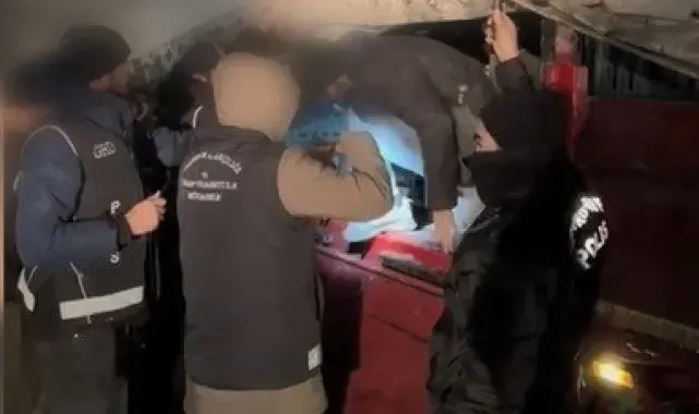 Bitlis'te tır dorsesinde 24 kaçak göçmen yakalandı