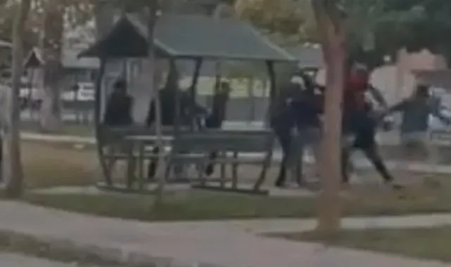 Öğrencilerin tekme tokat kavgası kamerada