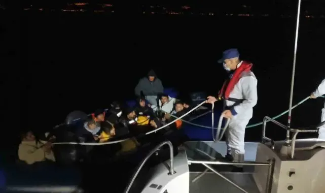 Ayvalık'ta 1'i çocuk 18 düzensiz göçmen yakalandı