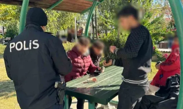 Antalya'da polis huzur uygulaması ve denetimler gerçekleştirdi