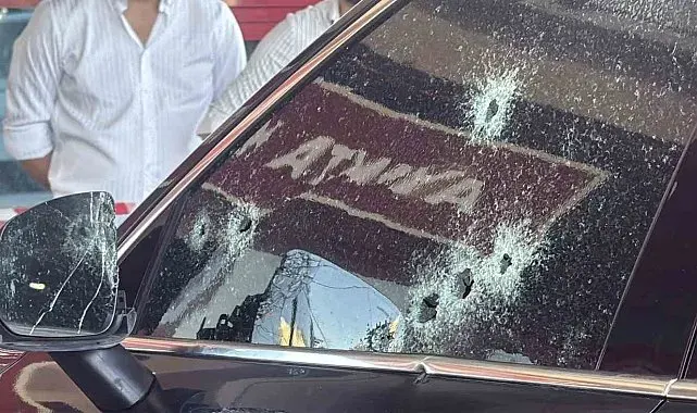 Diyarbakır'da ışıkta duran otomobile silahlı saldırı: 2 yaralı