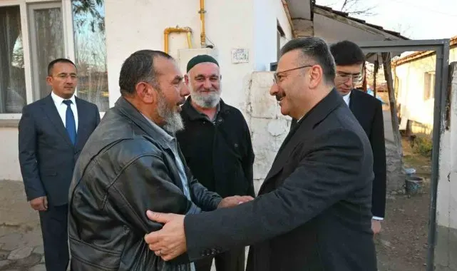 Vali Aksoy şehit ailesini ziyaret etti