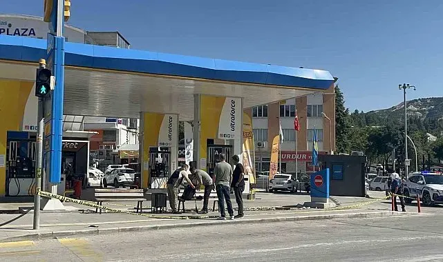 Burdur'da şüpheli çanta fünye ile patlatıldı
