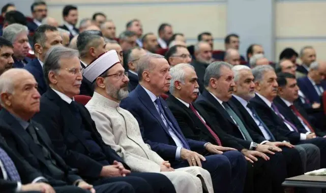 Cumhurbaşkanı Erdoğan: "Dijital hareket yeni bir yapay din oluşturma gayreti içindedir"