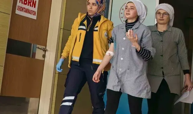 Elini dokuma makinesine kaptırdı