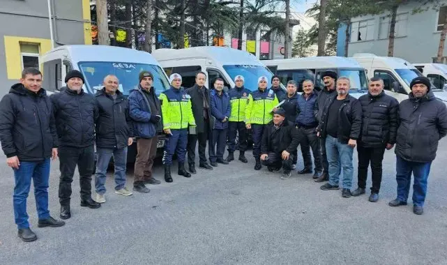 Eğirdir jandarma trafik ekiplerinden okul servis araçlarına denetim