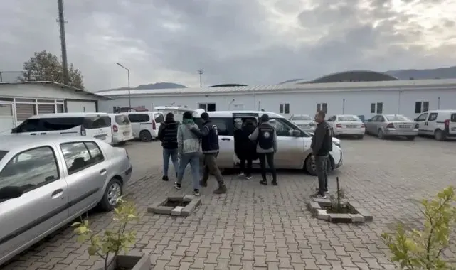 Osmaniye'de durdurulan otobüste 4 kaçak göçmen yakalandı