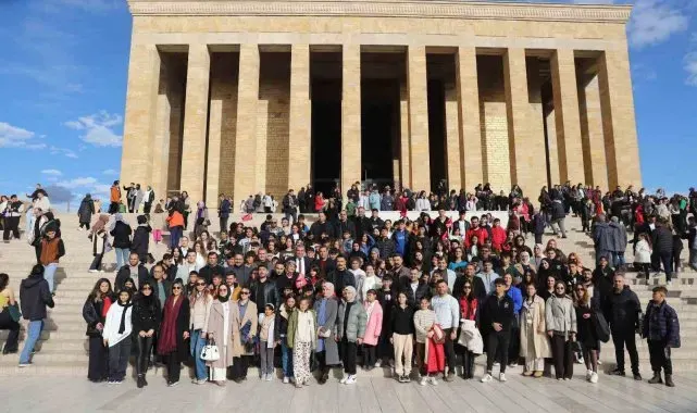 Depremzede çocuklar, 'Yüreğimizdeki Işık' projesi kapsamında Ankara'yı gezdiler