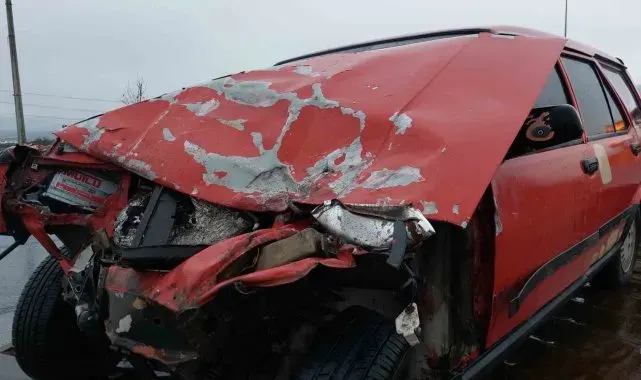 Samsun'da kamyon ile otomobil çarpıştı: 2 yaralı